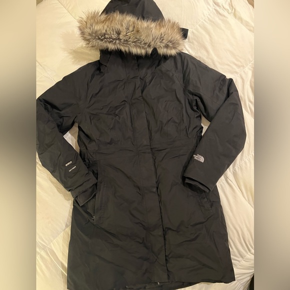 The North Face Jackets & Blazers - North Face Women’s Parka - Size Large
